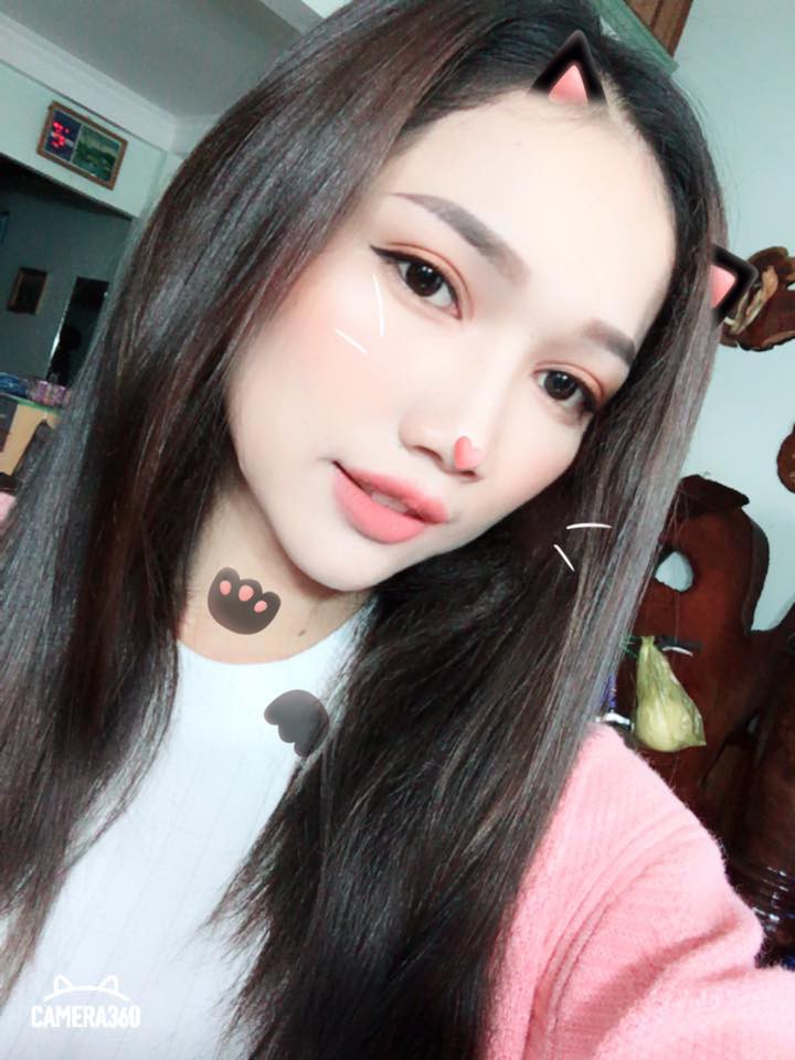 Loạt ảnh đời thường hút mắt của nhóm thiếu nữ Ê Đê bê tráp đang cực hot